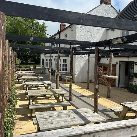 The Black Bull Inn Lowick  ภายนอก รูปภาพ