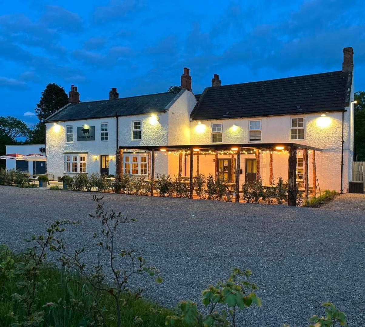 The Black Bull Inn Lowick  ภายนอก รูปภาพ